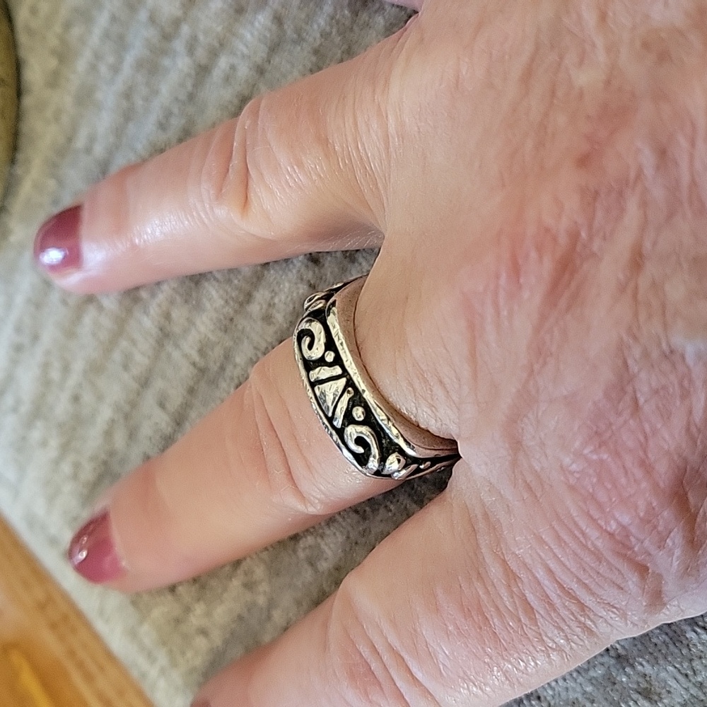 R0835 Vintage Silpada .925 Sterling Silver Square Scroll Filigree Ring Size 9 - Picture 8 of 8